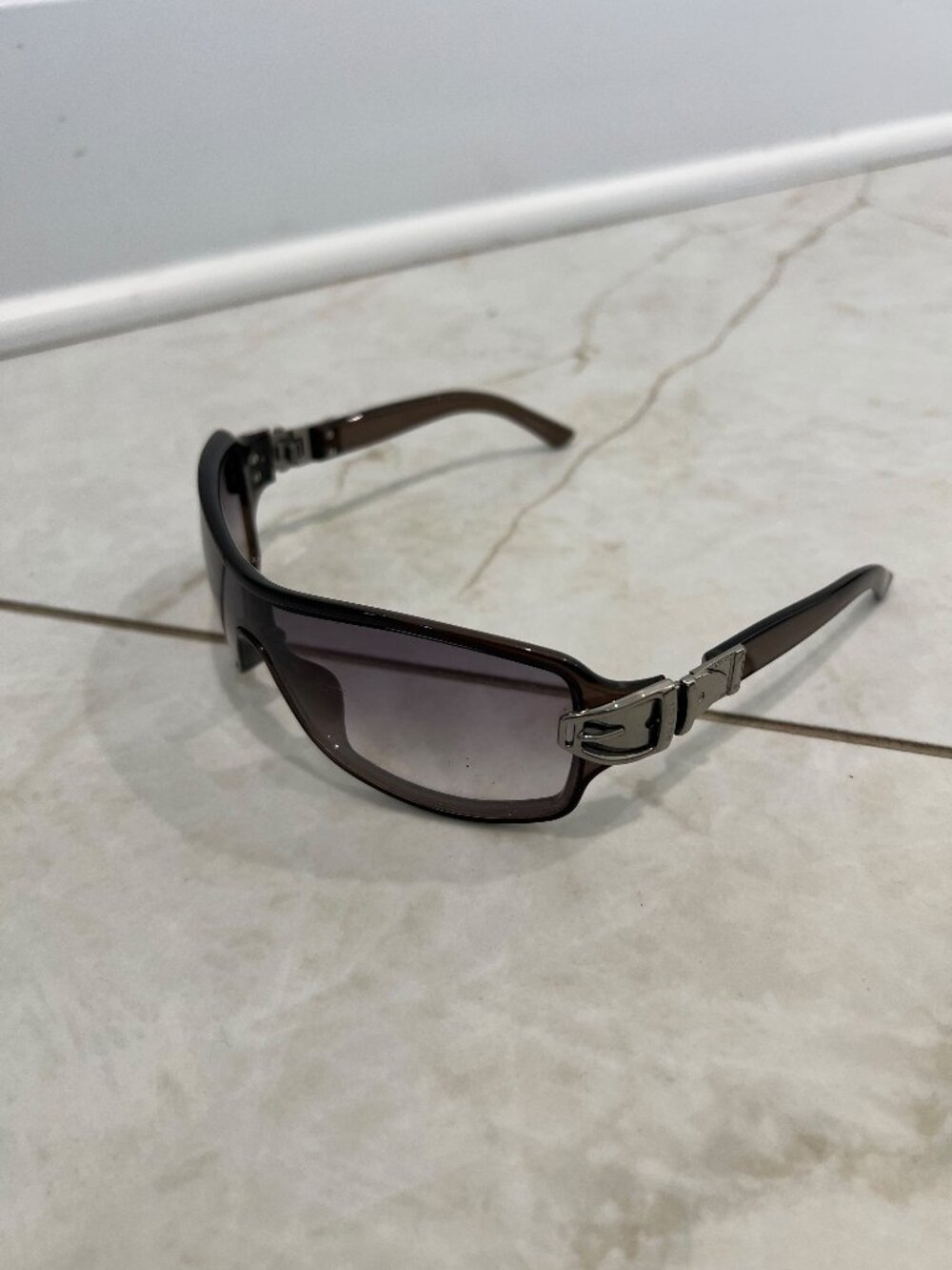 Gucci GG 2500/S Y2K Shield Sunglasses Brown Gradient